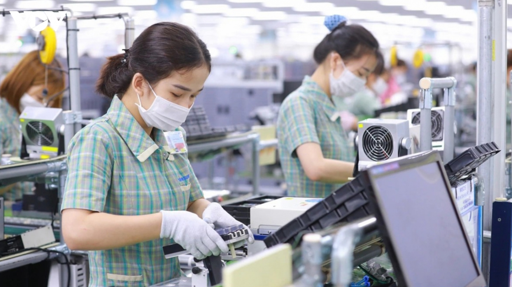 Từ “gia công” đến làm chủ công nghệ: Cơ hội nào cho doanh nghiệp Việt?